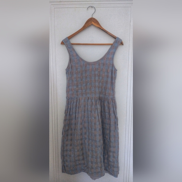 Elegant Lavender Sleeveless Dress - Picture 5 of 6